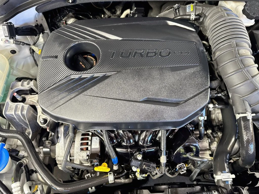 Used 2019 White Hyundai Turbo image 38