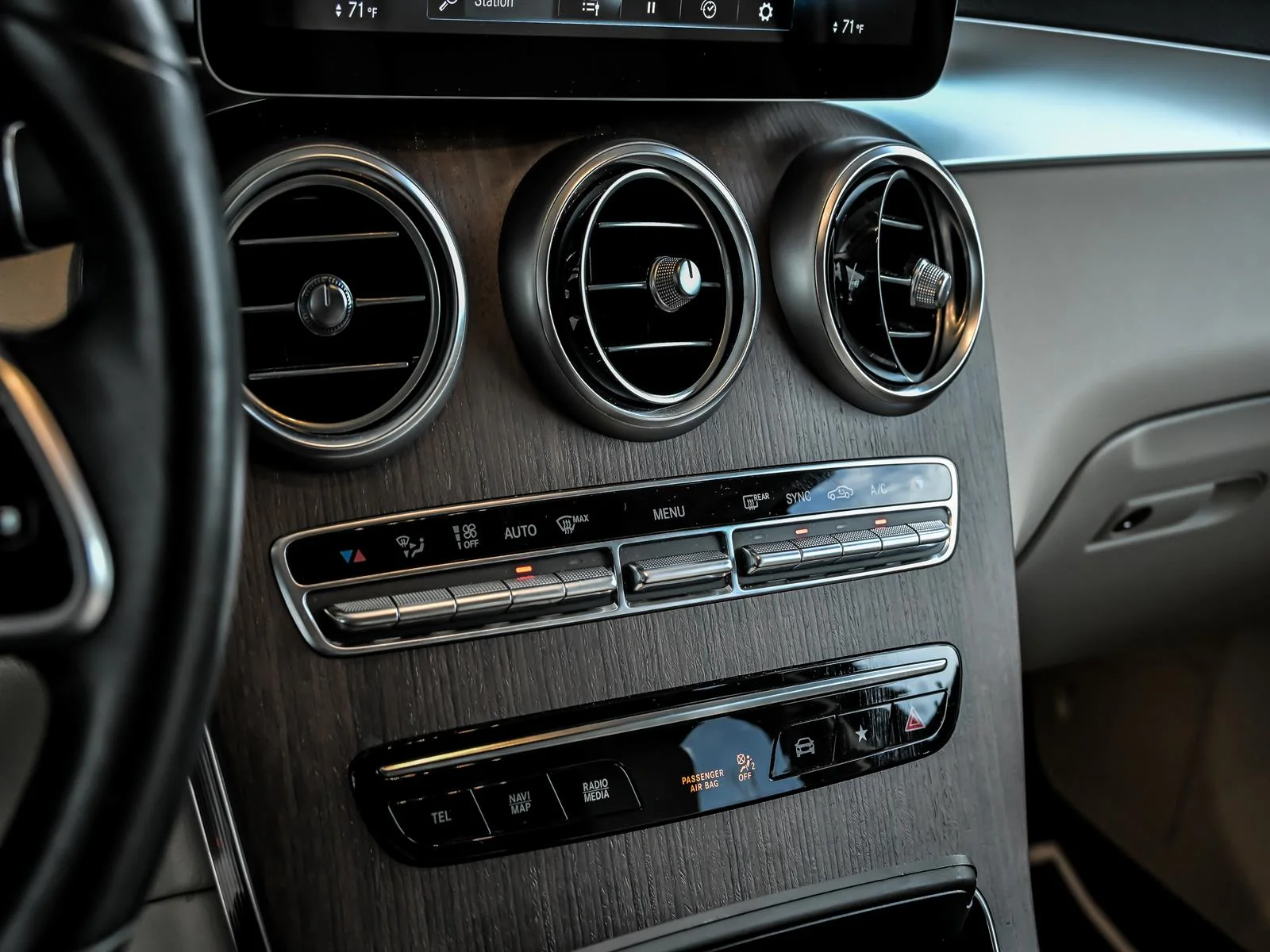 Used 2020 Blue Mercedes-Benz GLC 300 4MATIC® image 22