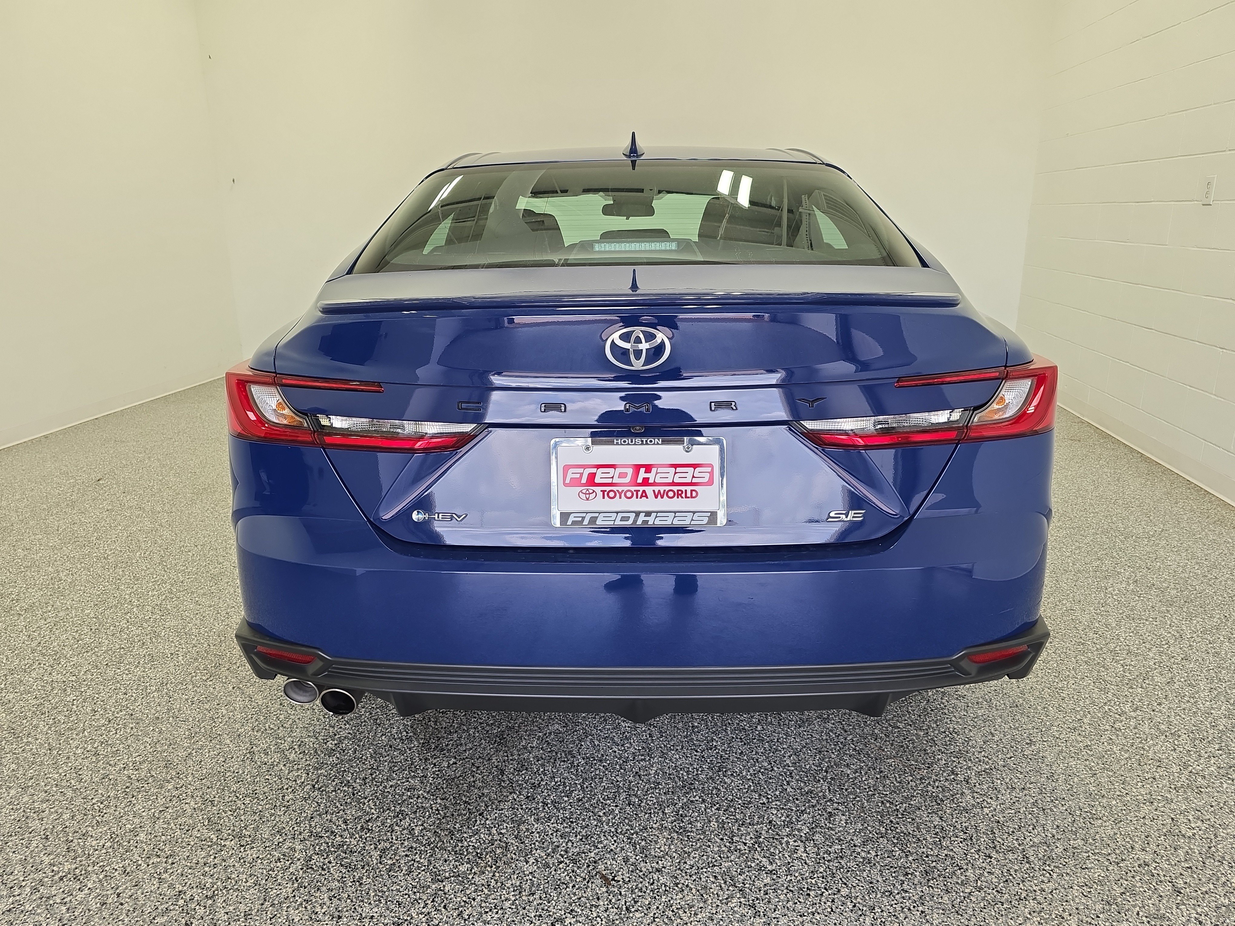 Used 2025 blue Toyota SE image 5