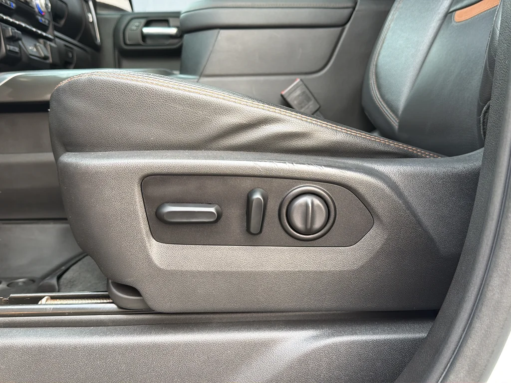 Used 2021 White GMC AT4 image 18