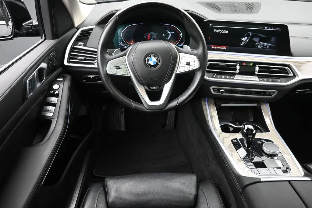 Certified Used 2022 Black BMW xDrive40i image 16