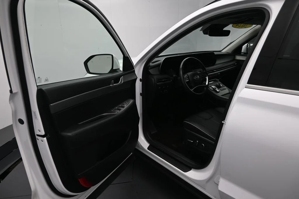 Certified Used 2024 Hyper White Hyundai XRT image 12
