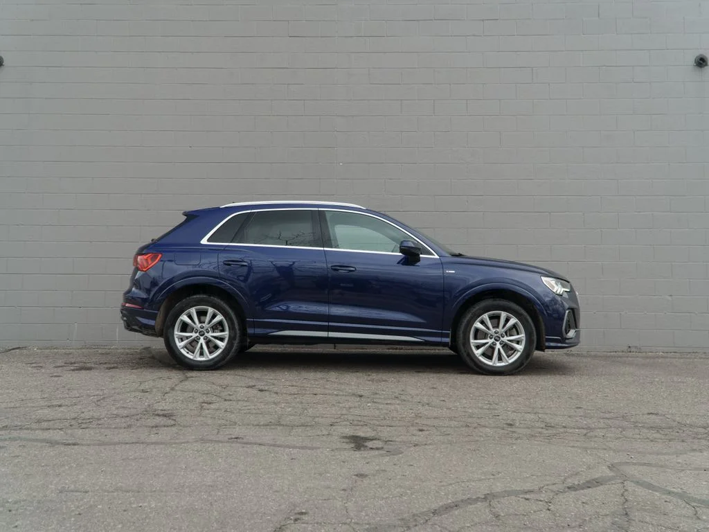 Used 2022  Audi  image 8