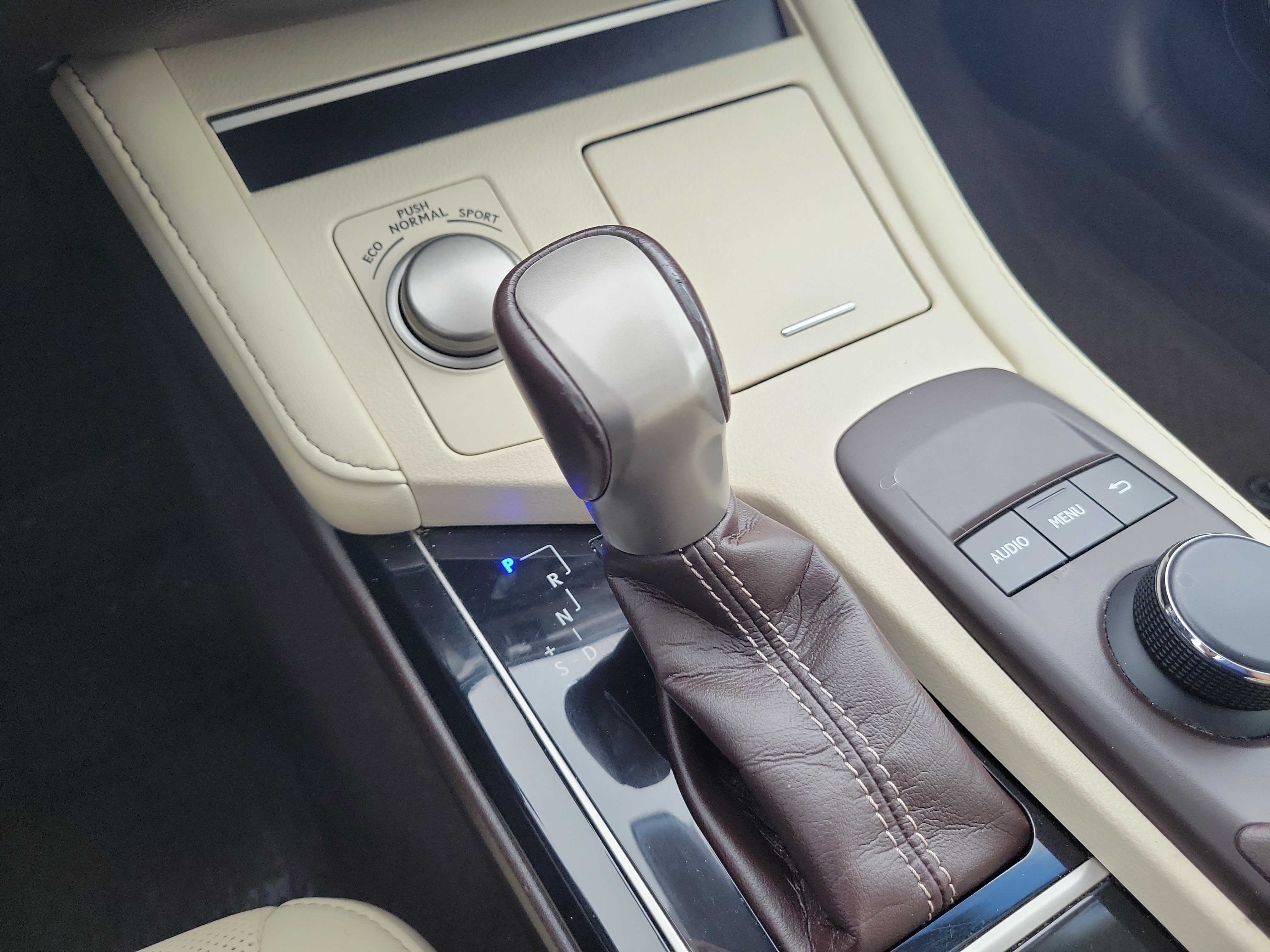 Used 2018 Silver Lexus ES 350 image 29