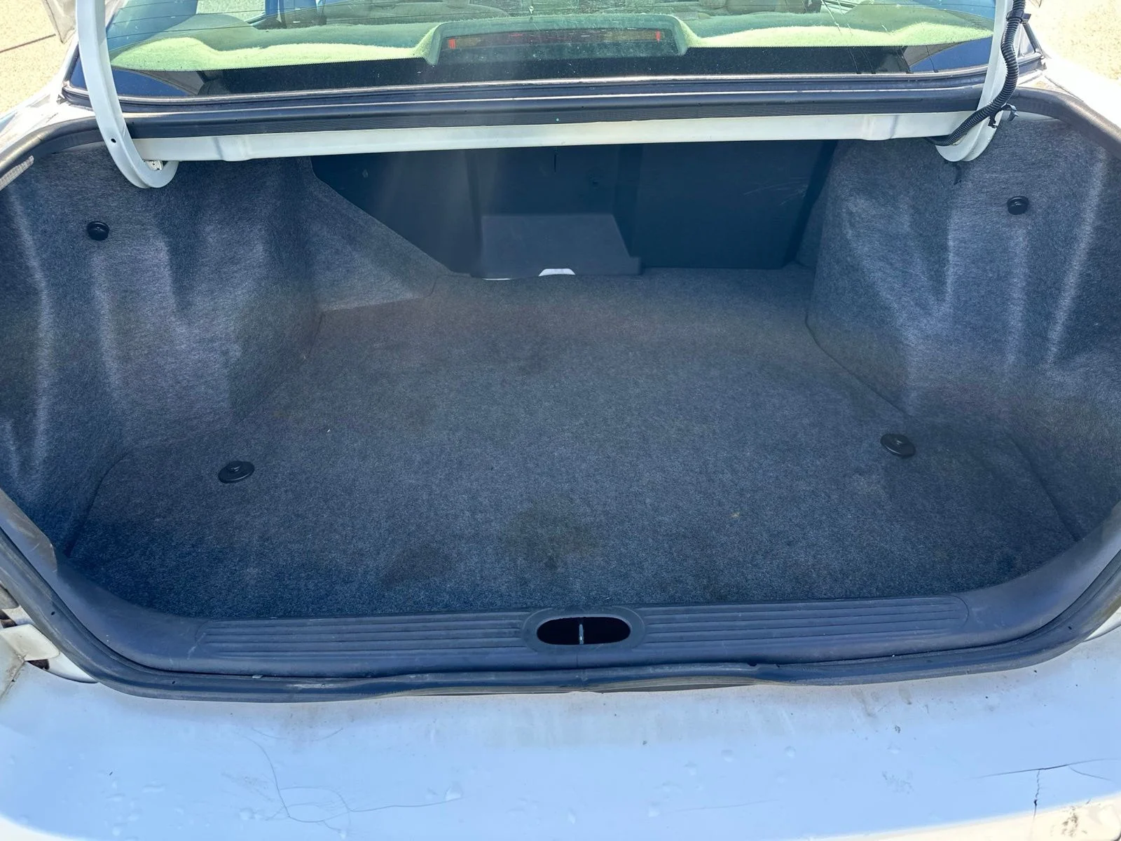 Used 2005 White Buick Custom image 23