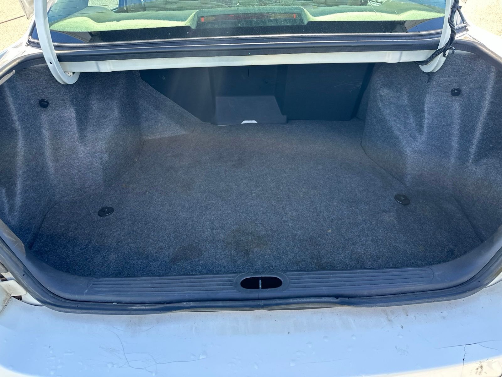 Used 2005 White Buick Custom image 23