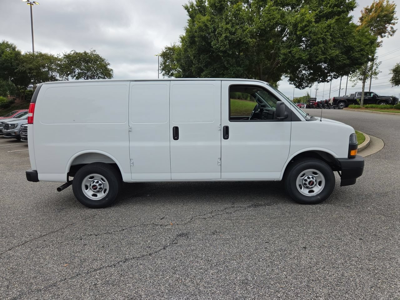 2026 GMC Savana Cargo Work Van - Photo 9