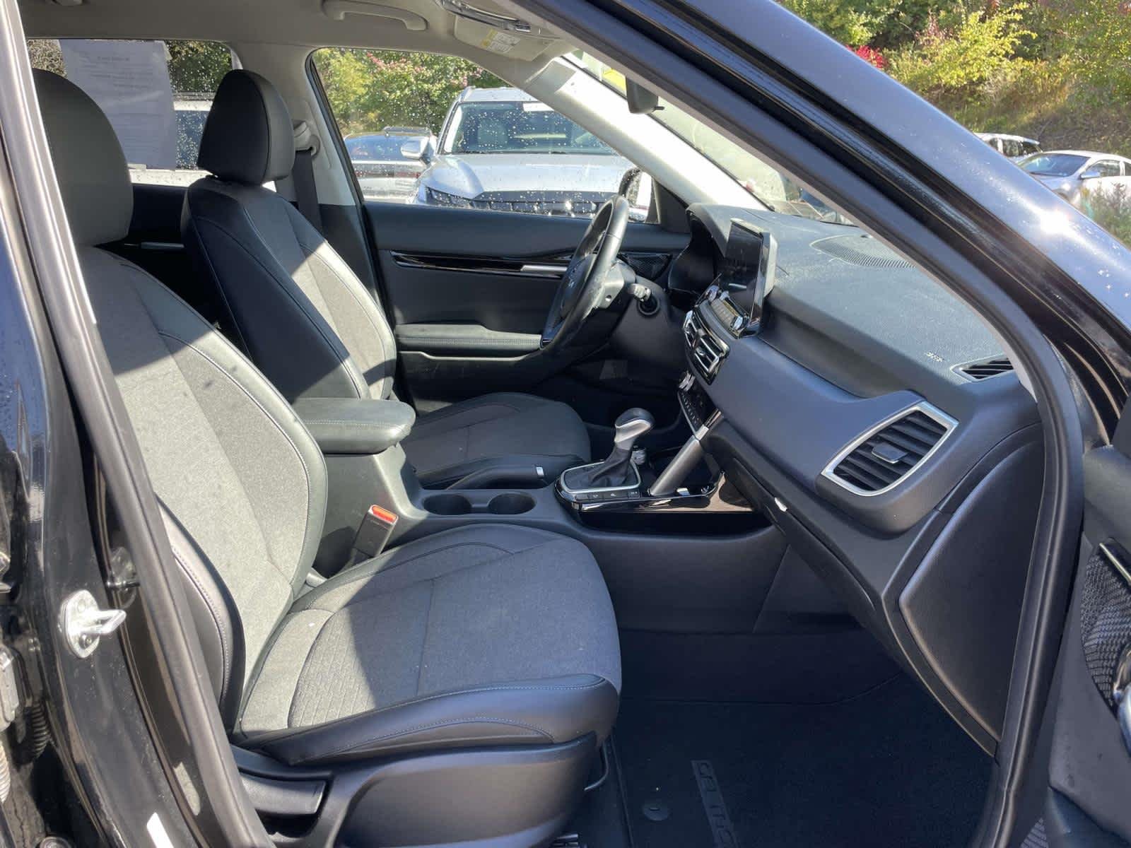 Certified Used 2022 Cherry Black Kia Nightfall image 25