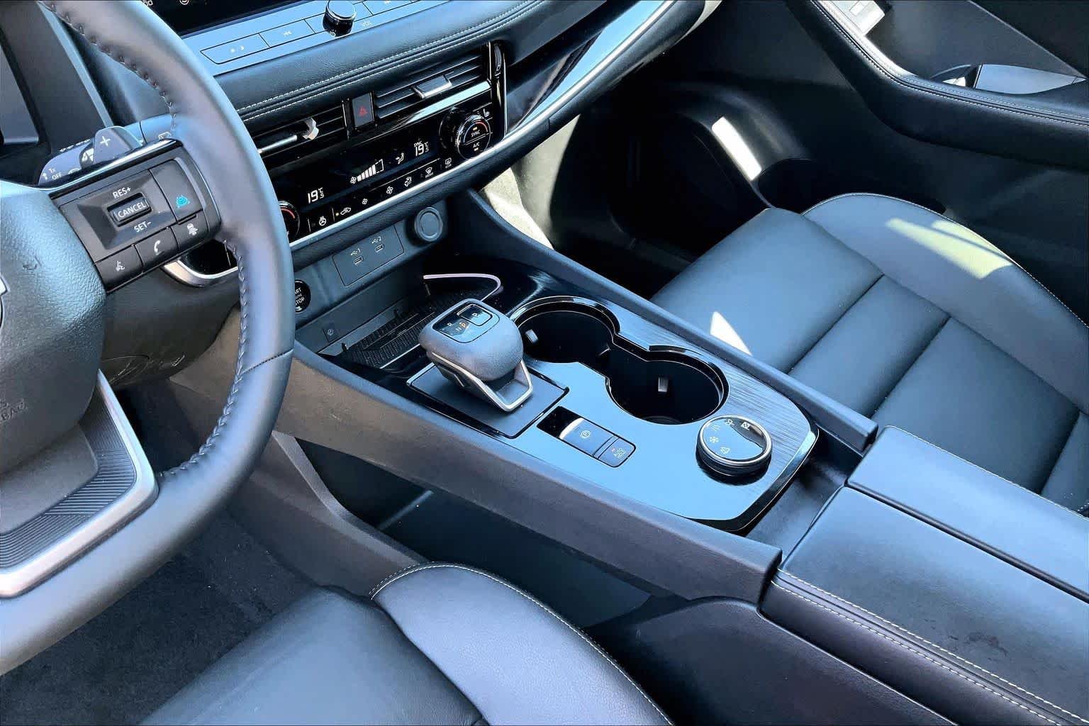 Certified Used 2025 Deep Ocean Blue Pearl Nissan SL image 14