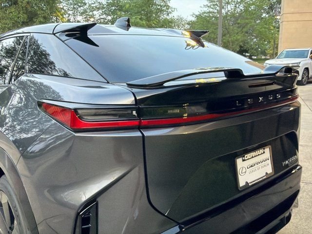 New 2026 Cloudburst Gray and Black Onyx Lexus  550e F SPORT AWD image 19