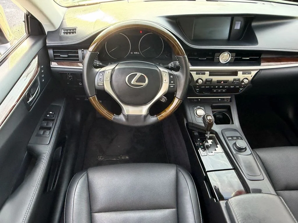 Used 2015 Silver Lexus 350 image 13
