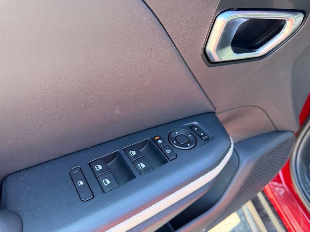 2025 Kia K4 GT-Line - Photo 11