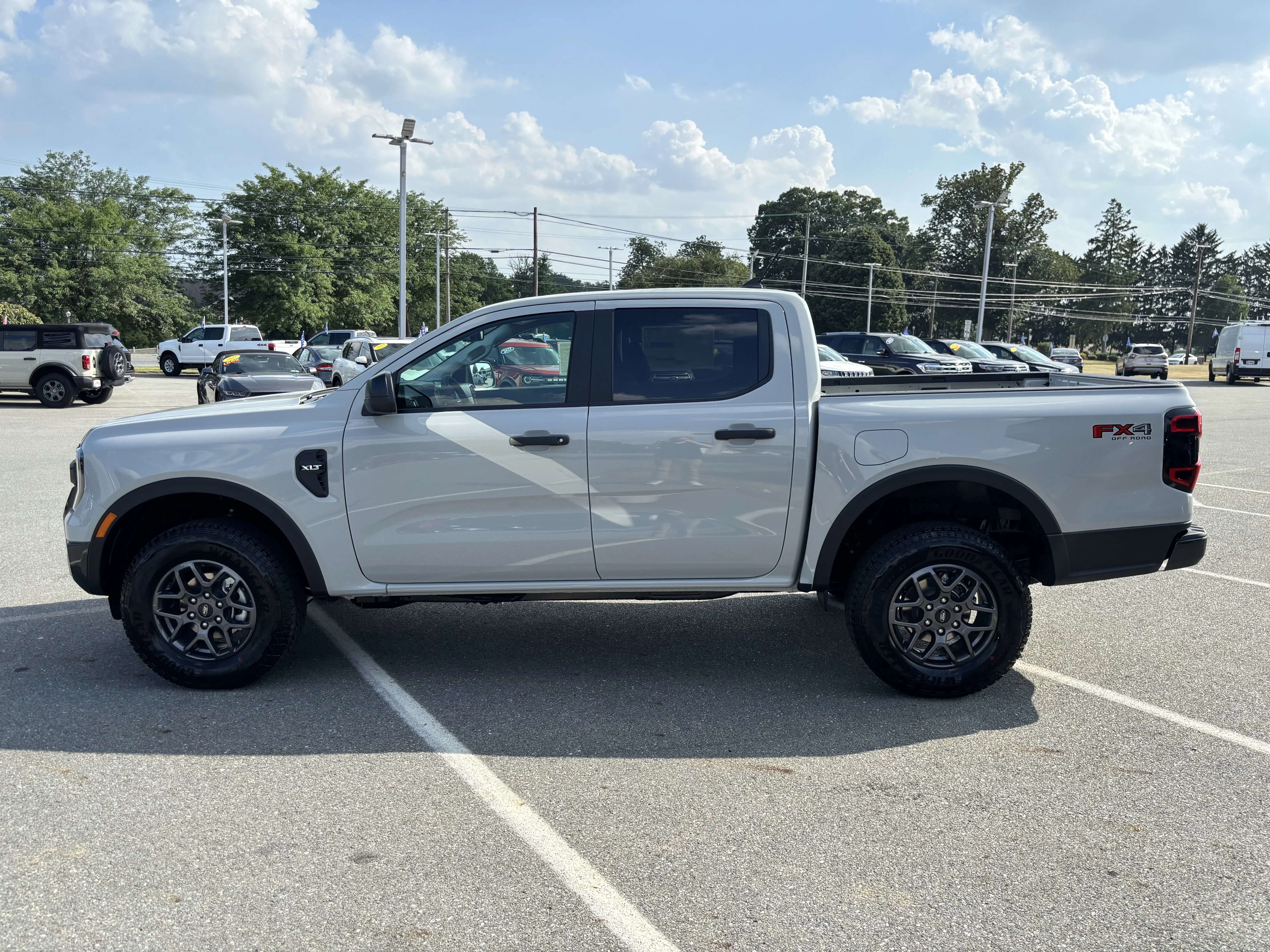 New 2026 Avalanche Ford XLT image 3