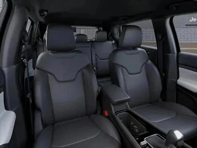 New 2026 Diamond Black Crystal Pearl-Coat Exterior Paint Jeep Limited image 21