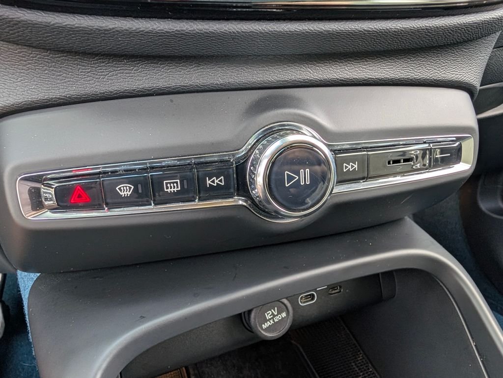 2023 Volvo C40 Ultimate - Photo 27