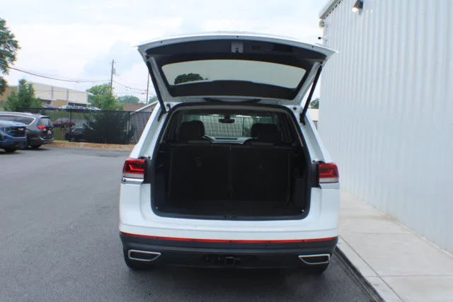 Used 2021 White Volkswagen 3.6L V6 SEL Premium image 17