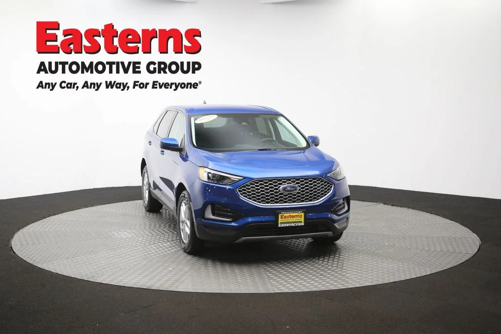 Used 2023 Blue Ford SEL image 53