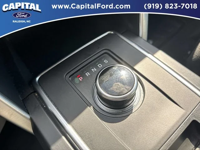 Used 2019  Land Rover HSE image 31