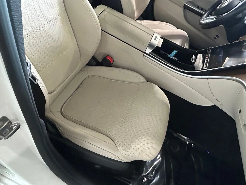 Used 2025 White Mercedes-Benz C 300 image 33