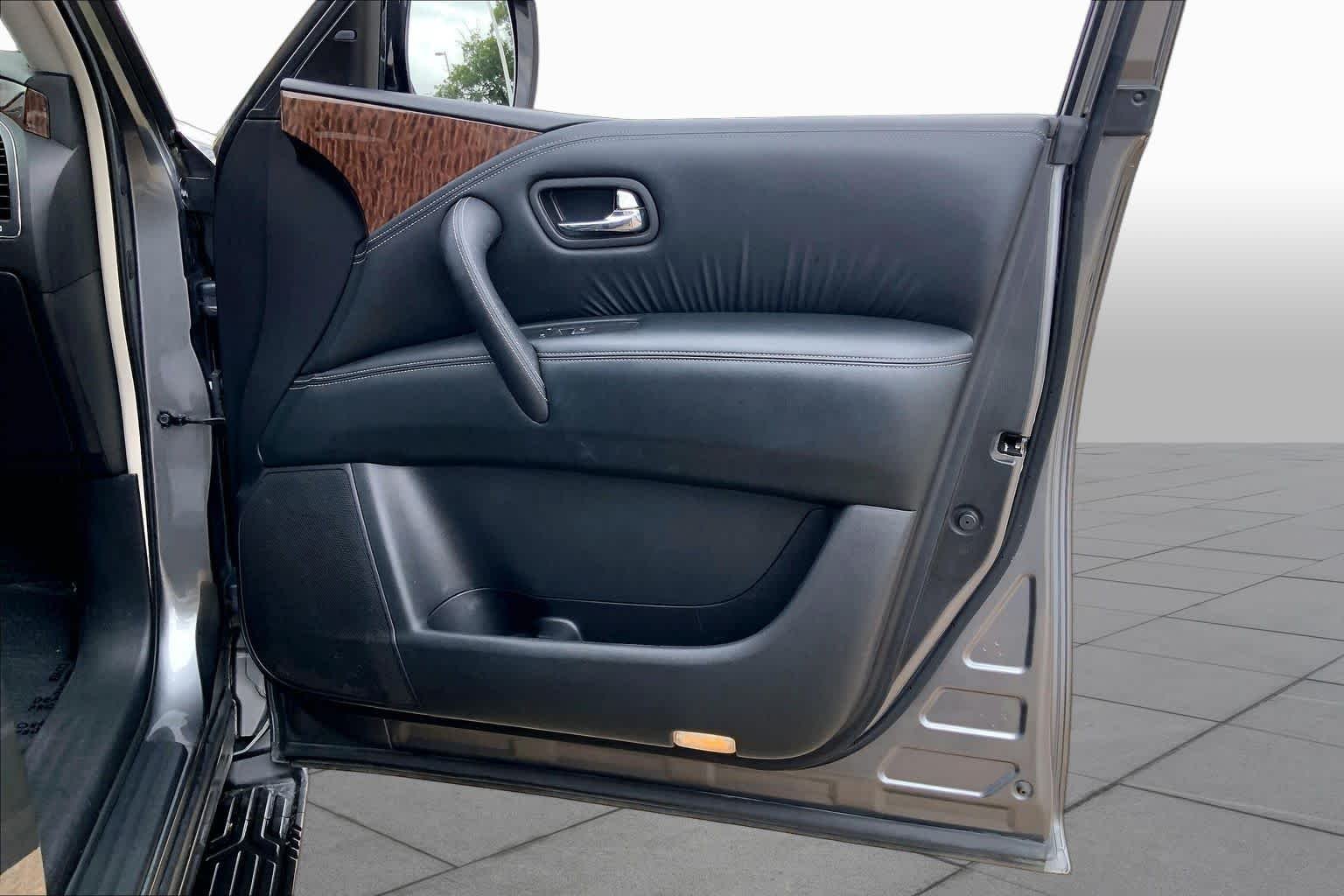 Used 2020 Gun Metallic Nissan SL image 23