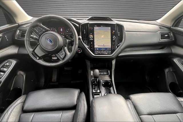 Used 2025 White Subaru Onyx Edition Touring image 9