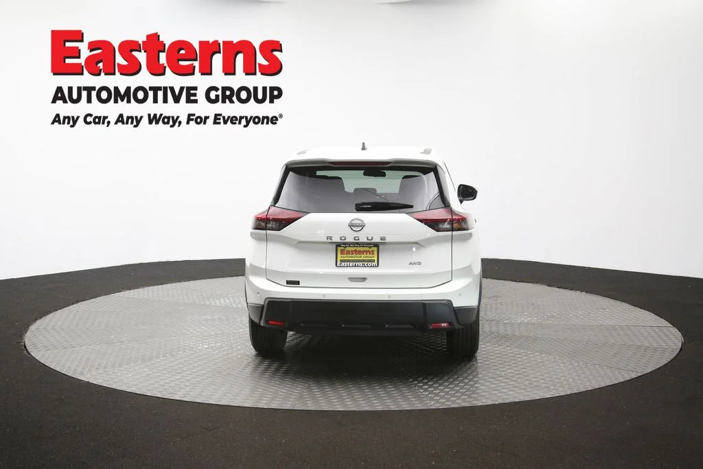 Used 2024 White Nissan S image 37