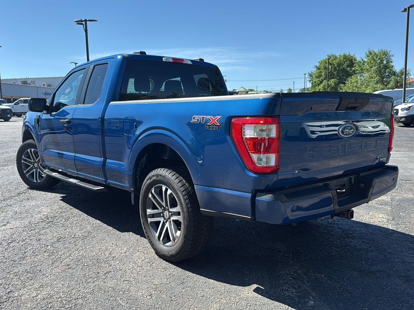 Used 2023 Atlas Blue Ford XL image 3