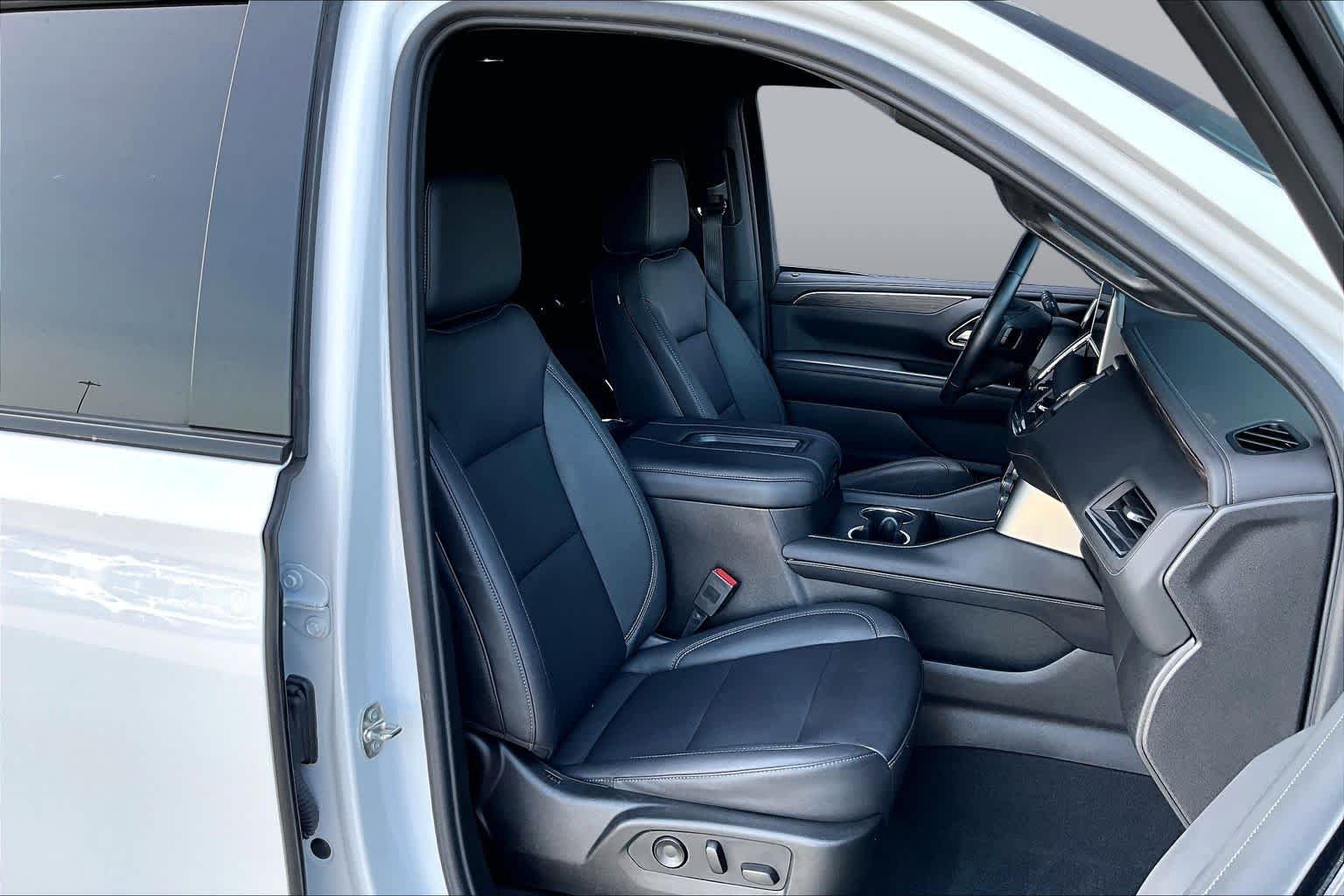Used 2023 Summit White Chevrolet Z71 image 9