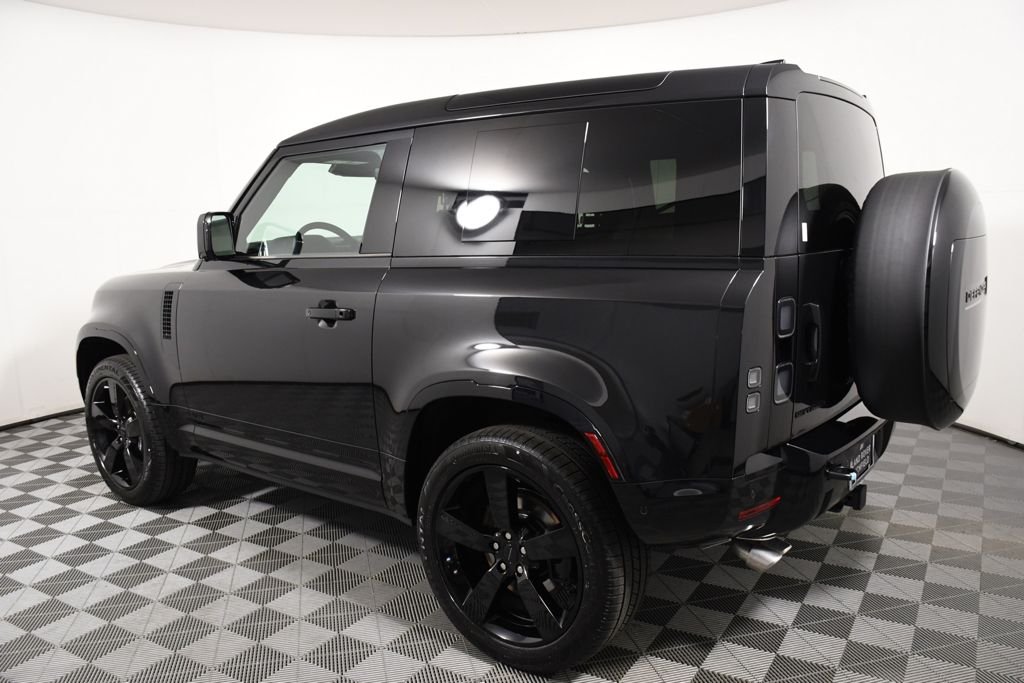 New 2026 Santorini Blk Land Rover V8 image 3