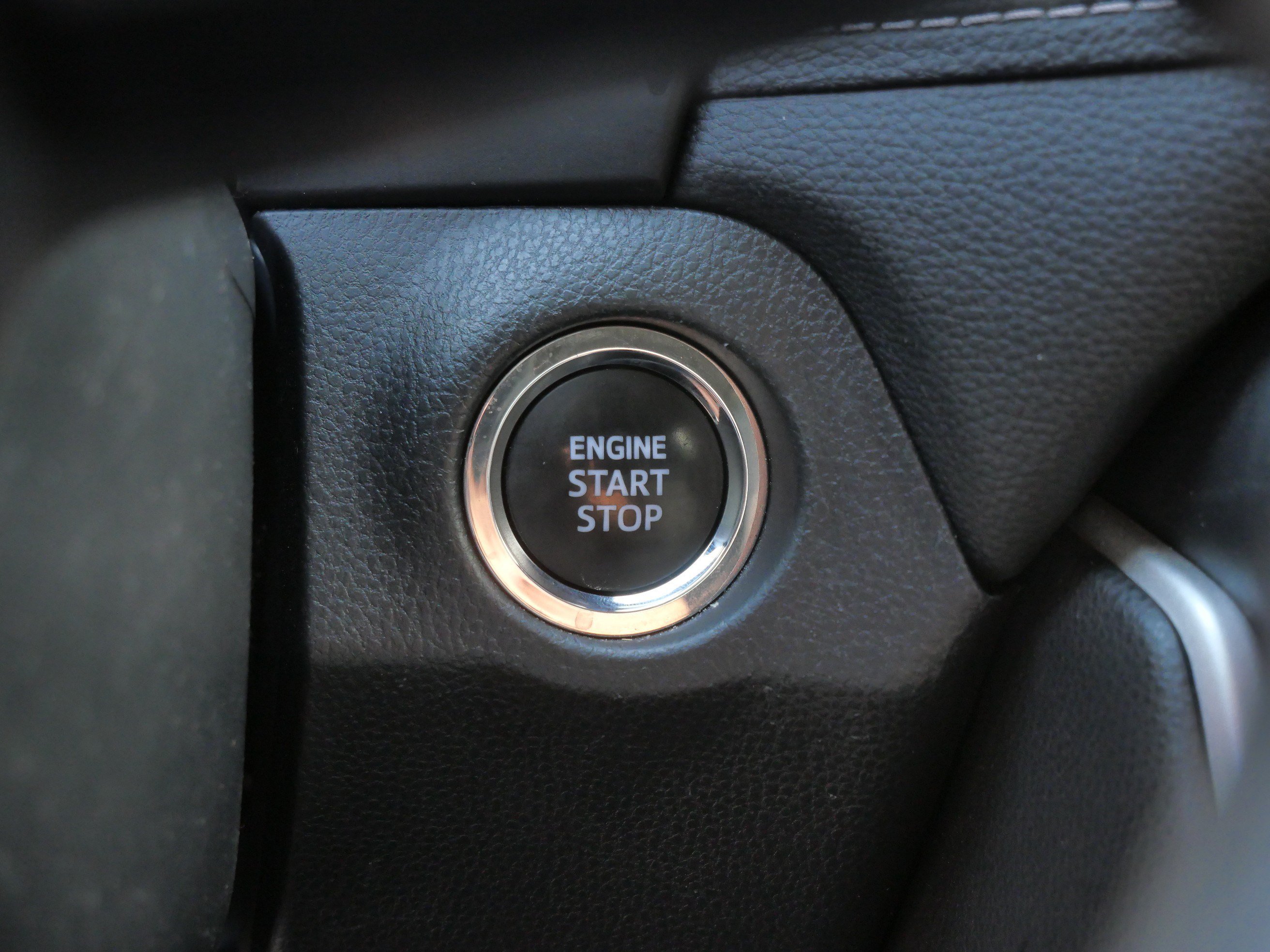 2024 Toyota RAV4 XLE - Photo 29