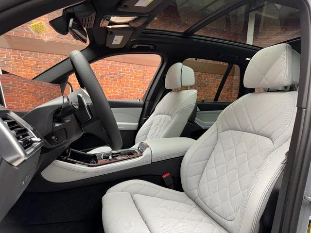Used 2026 Gray BMW xDrive40i image 22
