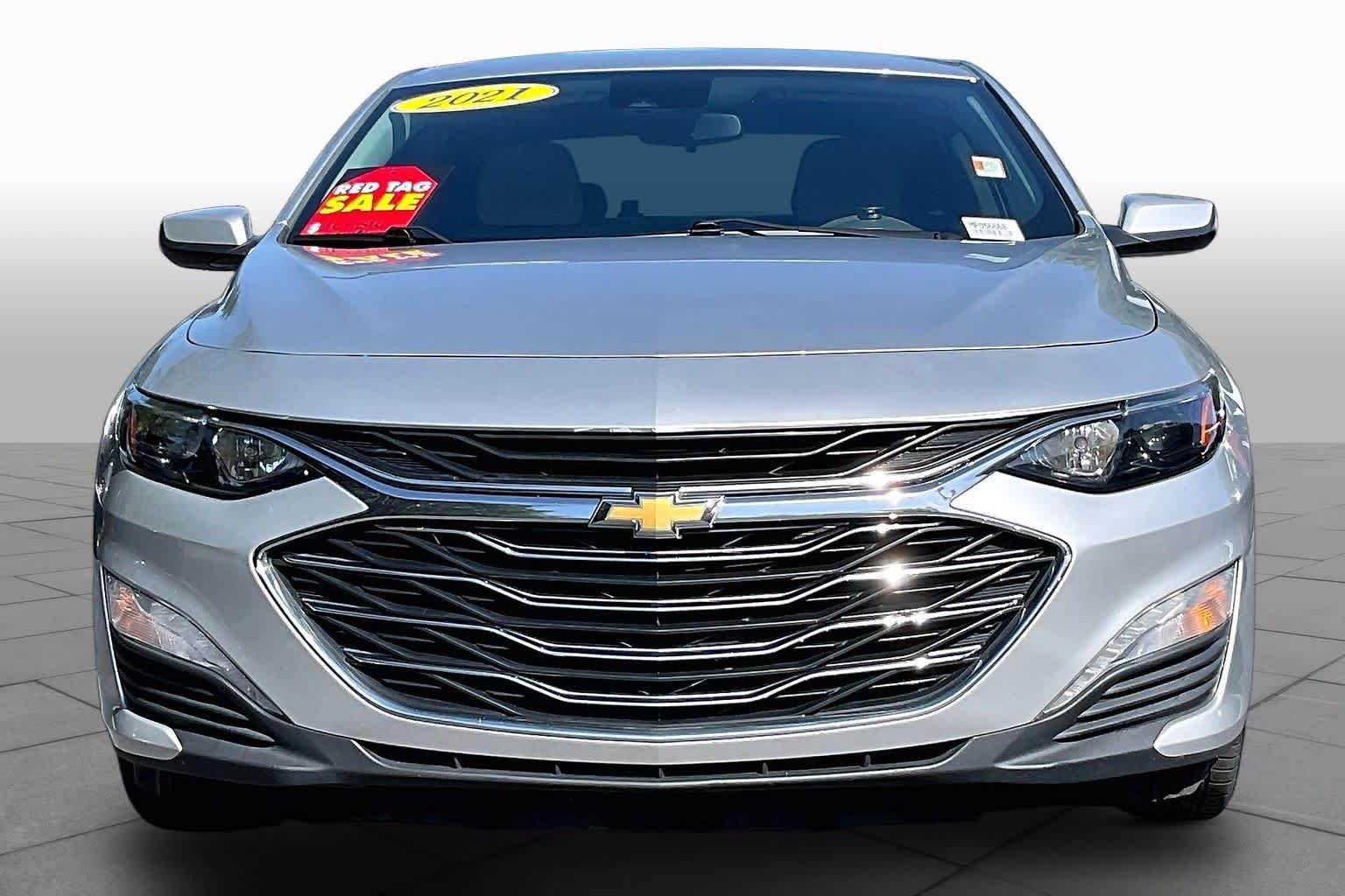 Used 2021 Silver Ice Metallic Chevrolet LT image 4