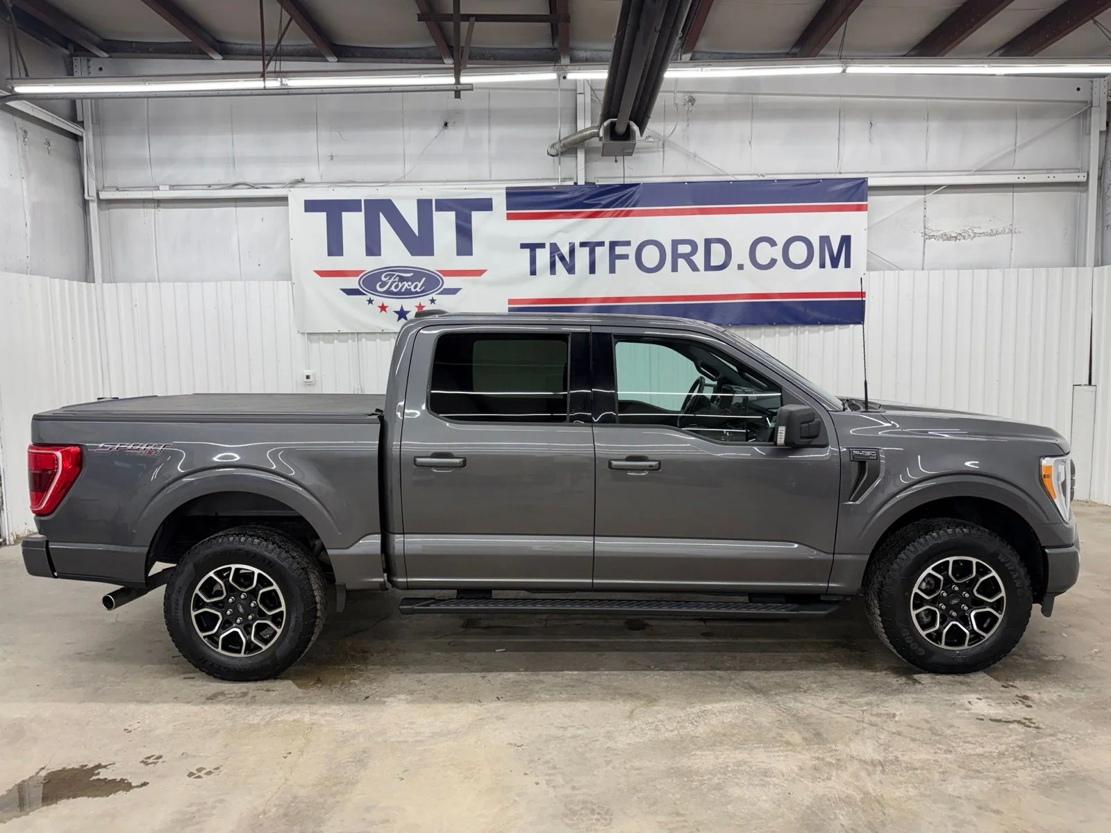 Used 2022 Gray Metallic Ford XLT image 1