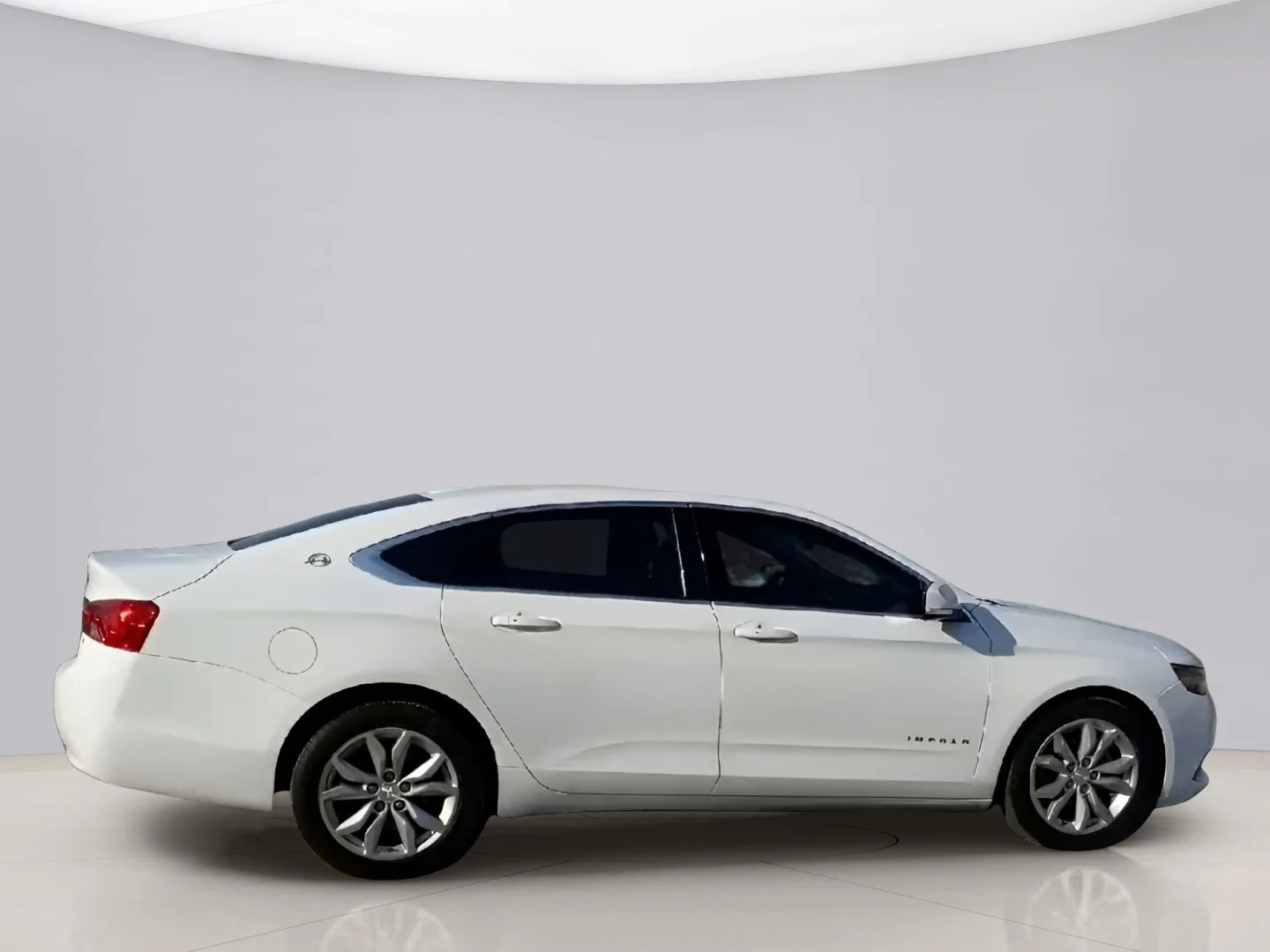 Used 2018 White Chevrolet LTZ image 9
