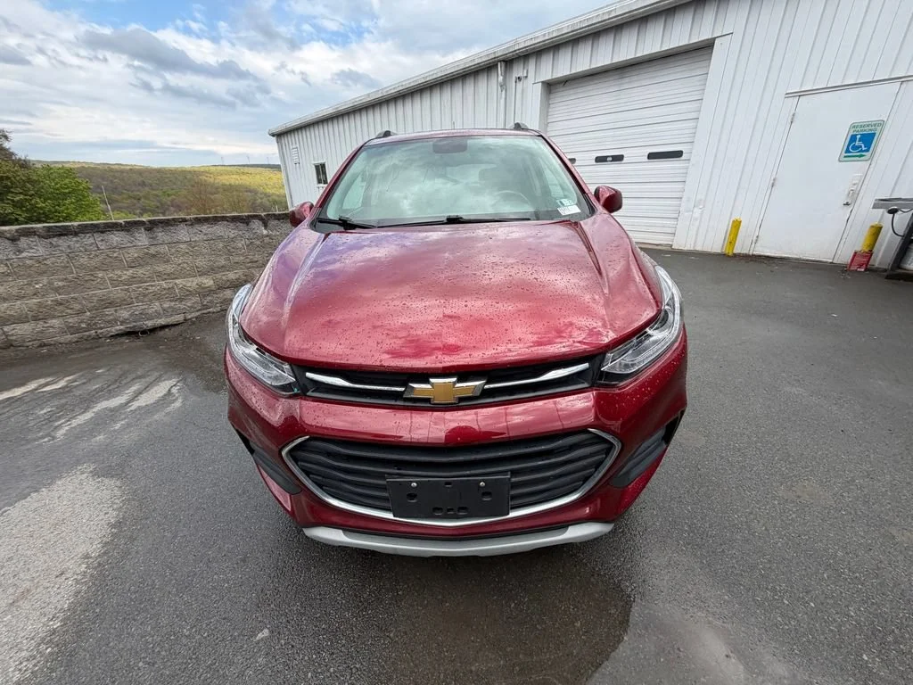 Used 2022 Crimson Metallic Chevrolet LT image 8