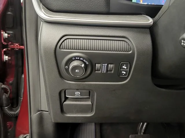 2024 Jeep Wagoneer L Series II - Photo 30
