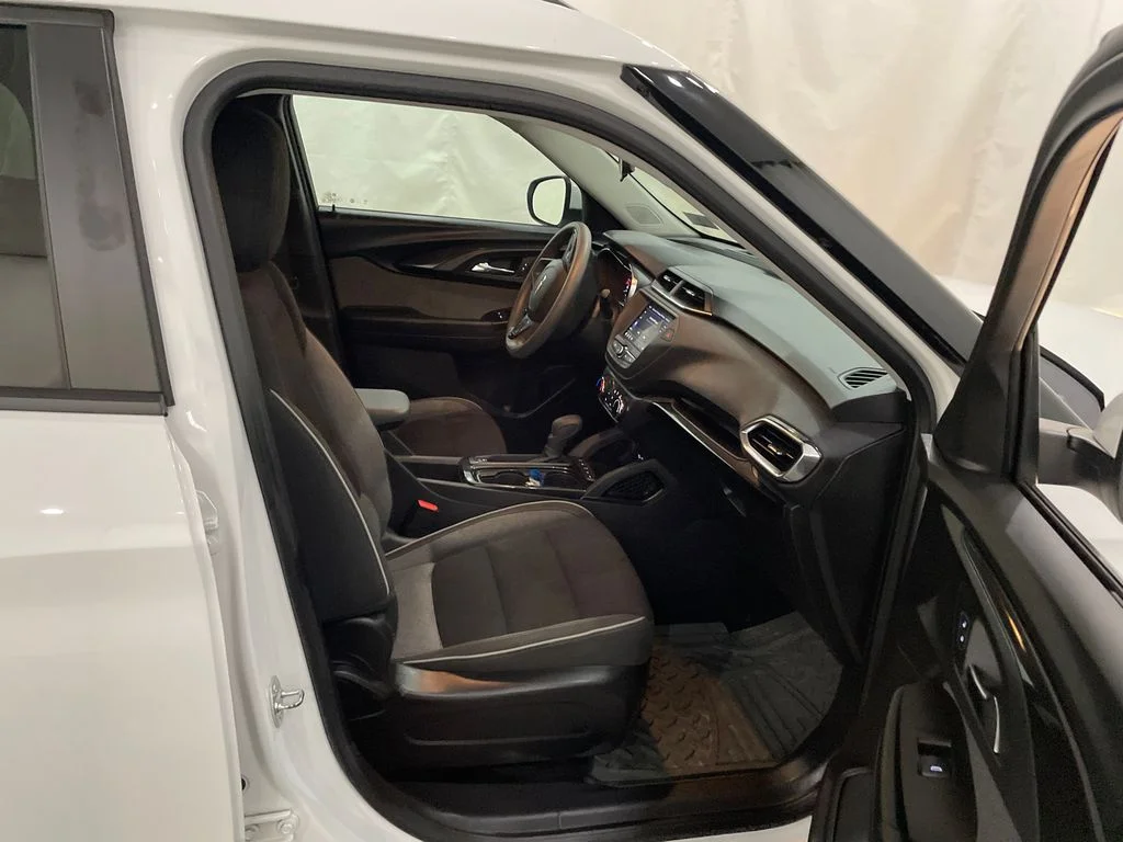 Used 2022 Summit White Chevrolet LT image 21