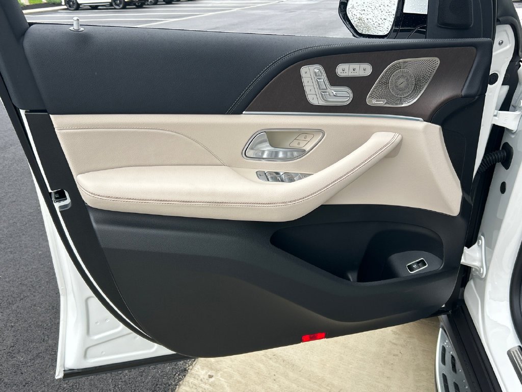 New 2027 Polar White Mercedes-Benz GLS 450 image 49