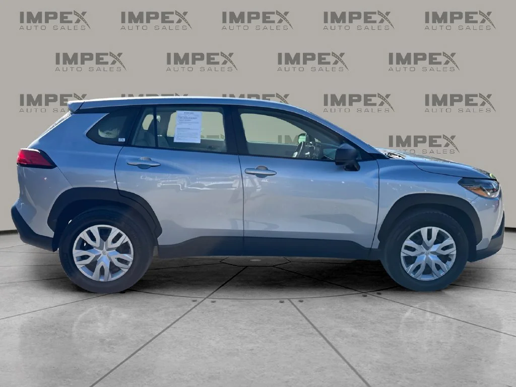 Used 2022 Silver Toyota L image 6
