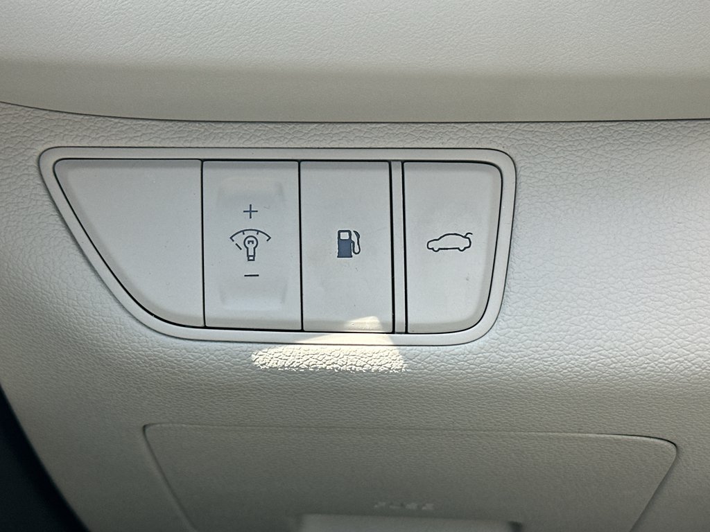 Used 2025  Genesis 2.5T image 26