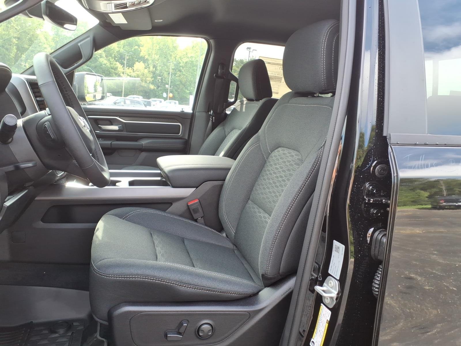 New 2026 Diamond Black Crystal Pearl-Coat Exterior Paint RAM Big Horn Crew Cab 4x4 5