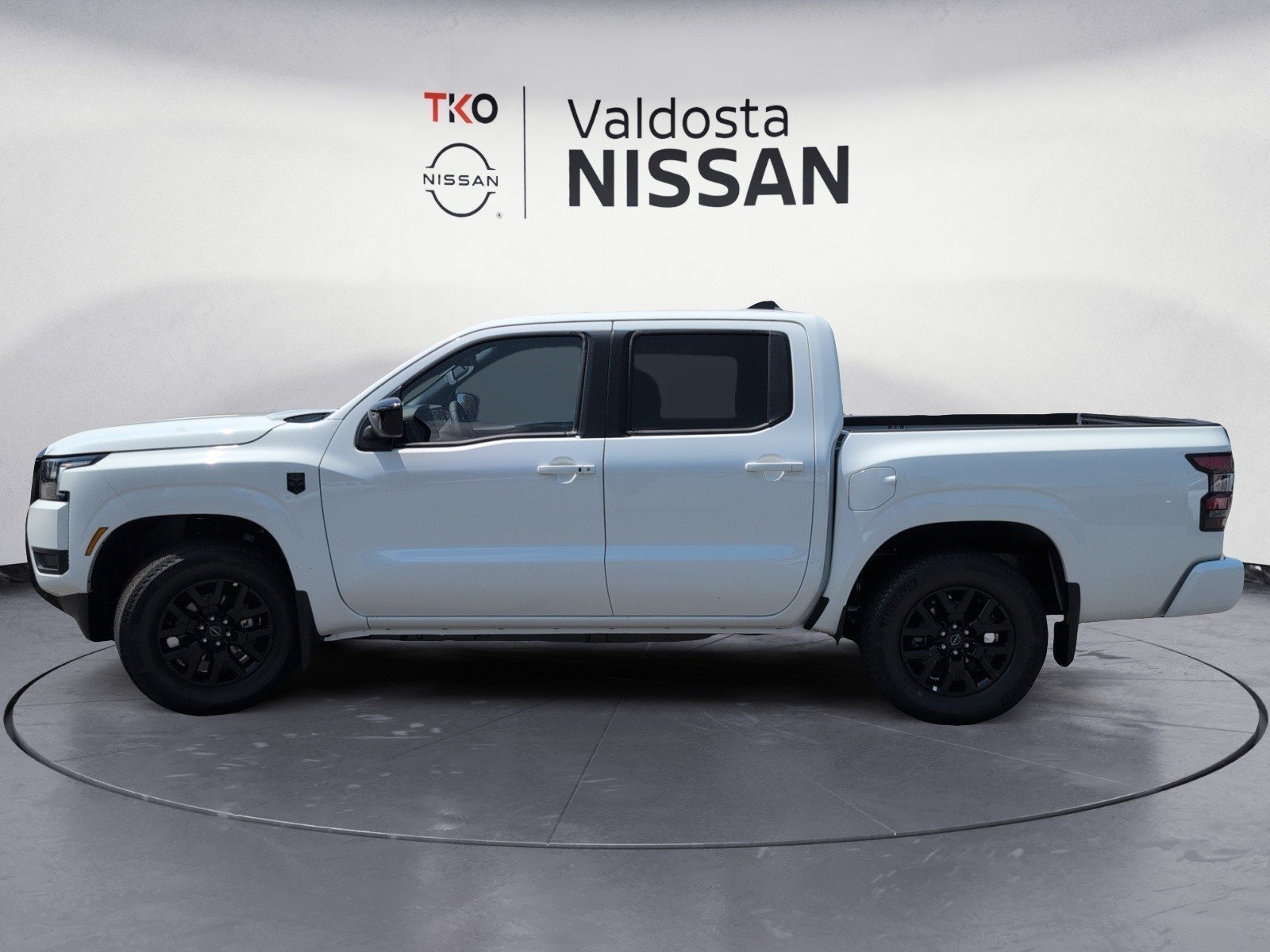 New 2026 Glacier White Nissan Crew Cab SV image 10