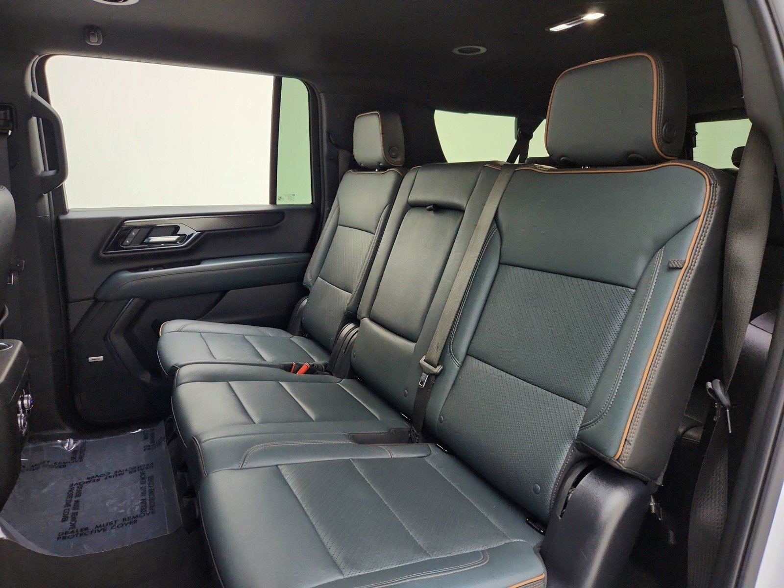 Used 2025 Summit White GMC AT4 image 25