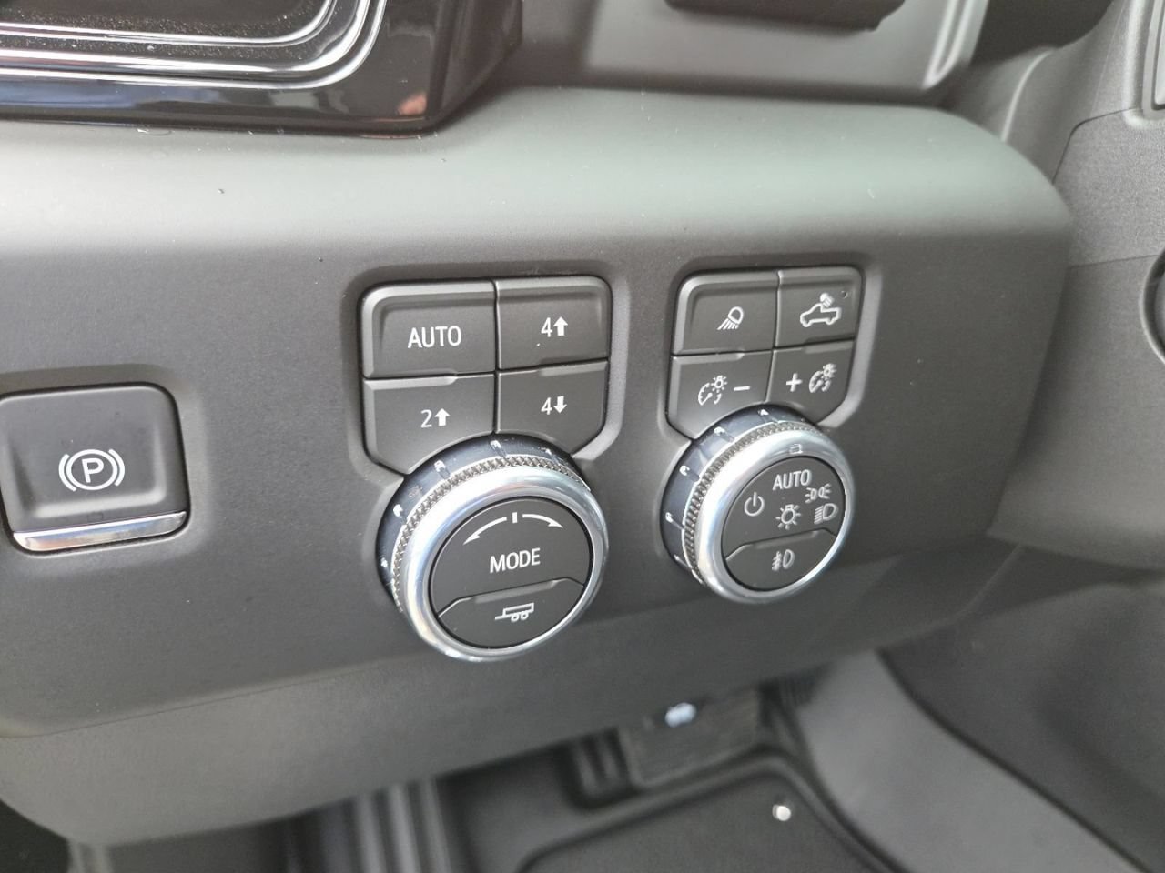New 2026 Onyx Black GMC AT4X image 7