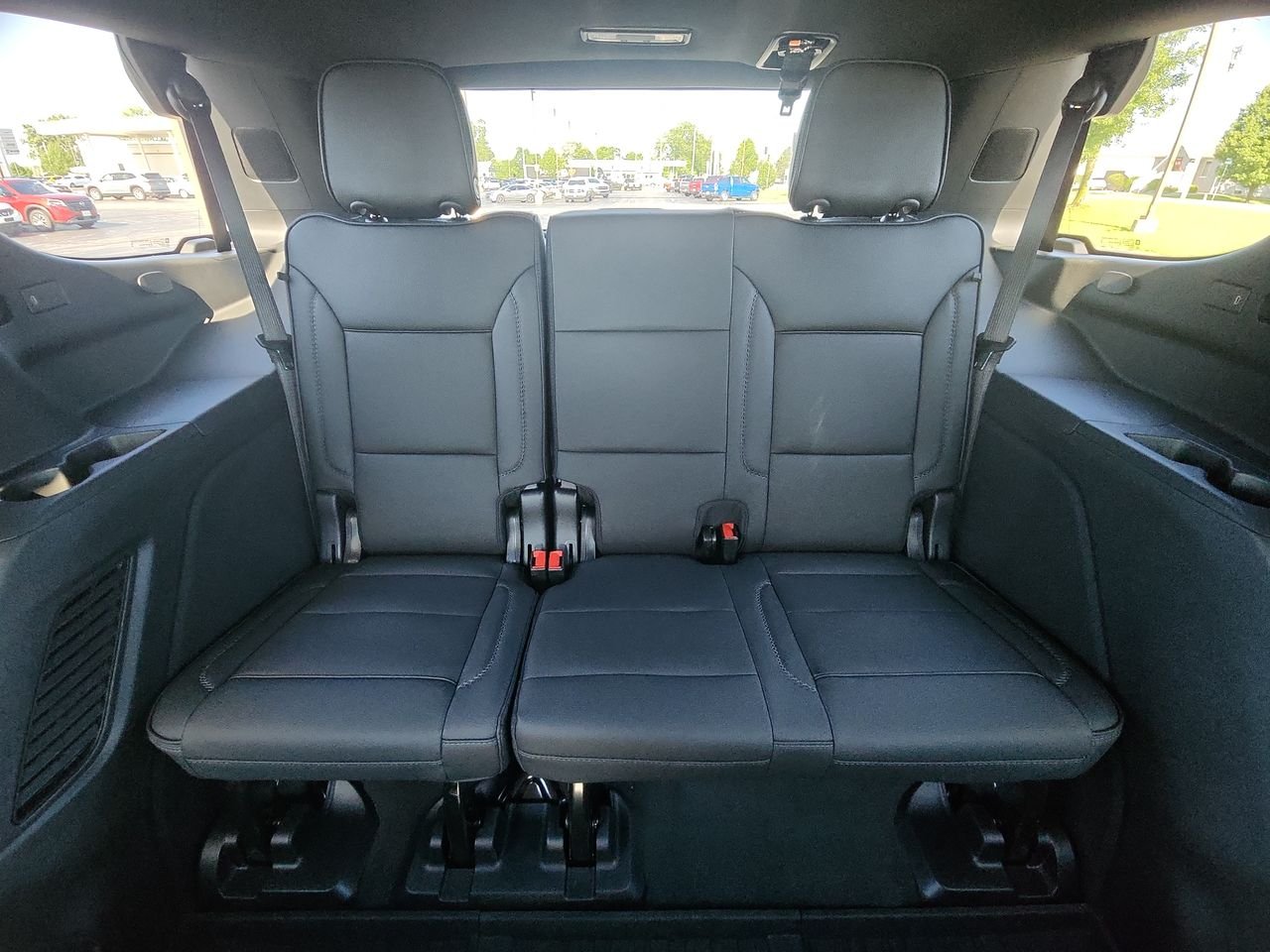 2026 GMC Yukon Denali - Photo 24