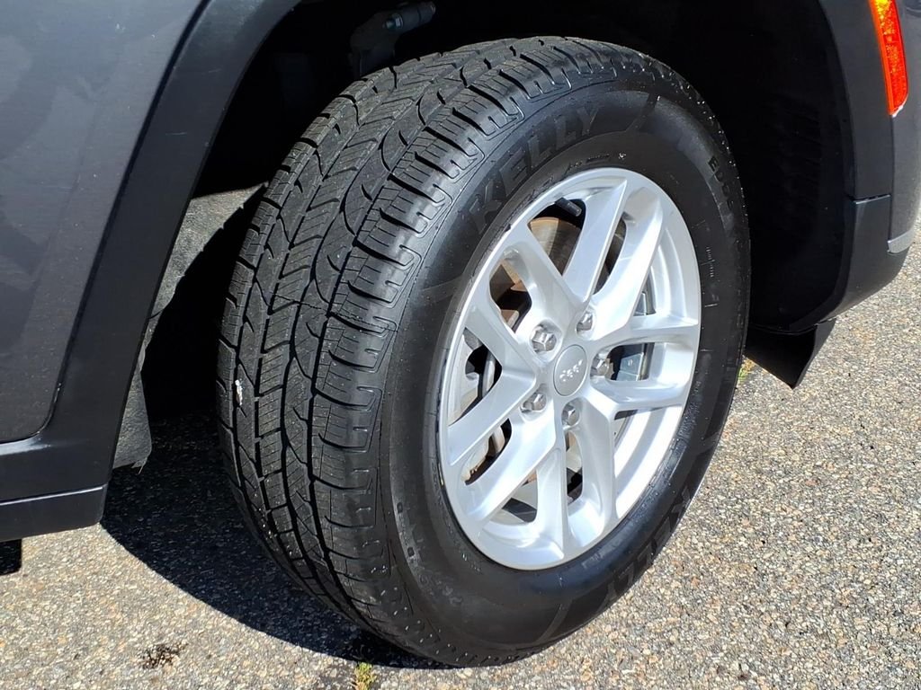 Certified Used 2023 Metallic Jeep Laredo image 9