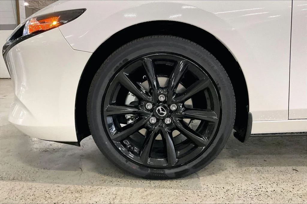 New 2026 Snowflake White Pearl Mazda 2.5 S Carbon Edition AWD image 12