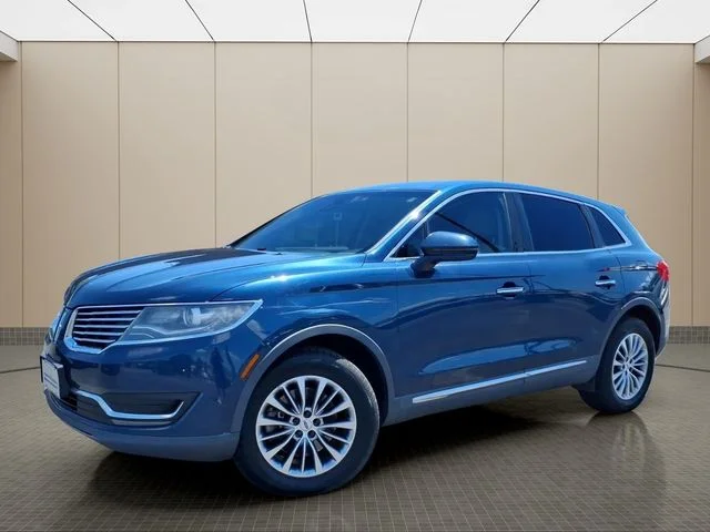Used 2017 Blue Lincoln Select image 2