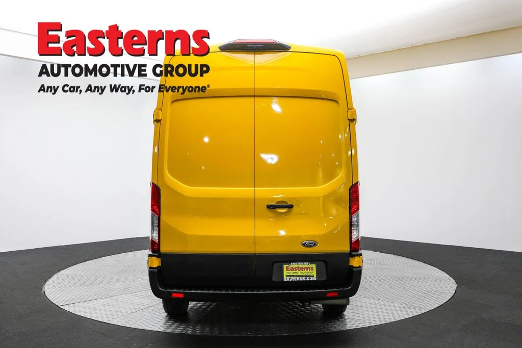 Used 2021 Yellow Ford Base image 6