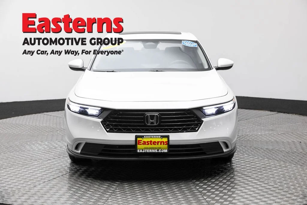 Used 2024 White Honda EX image 2